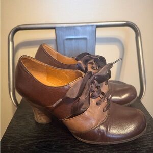 Naya Brown Leather Oxford Heels Ribbon Laces Women’s 8.5